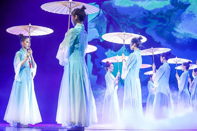 5在水一方2.jpg 5在水一方2.jpg